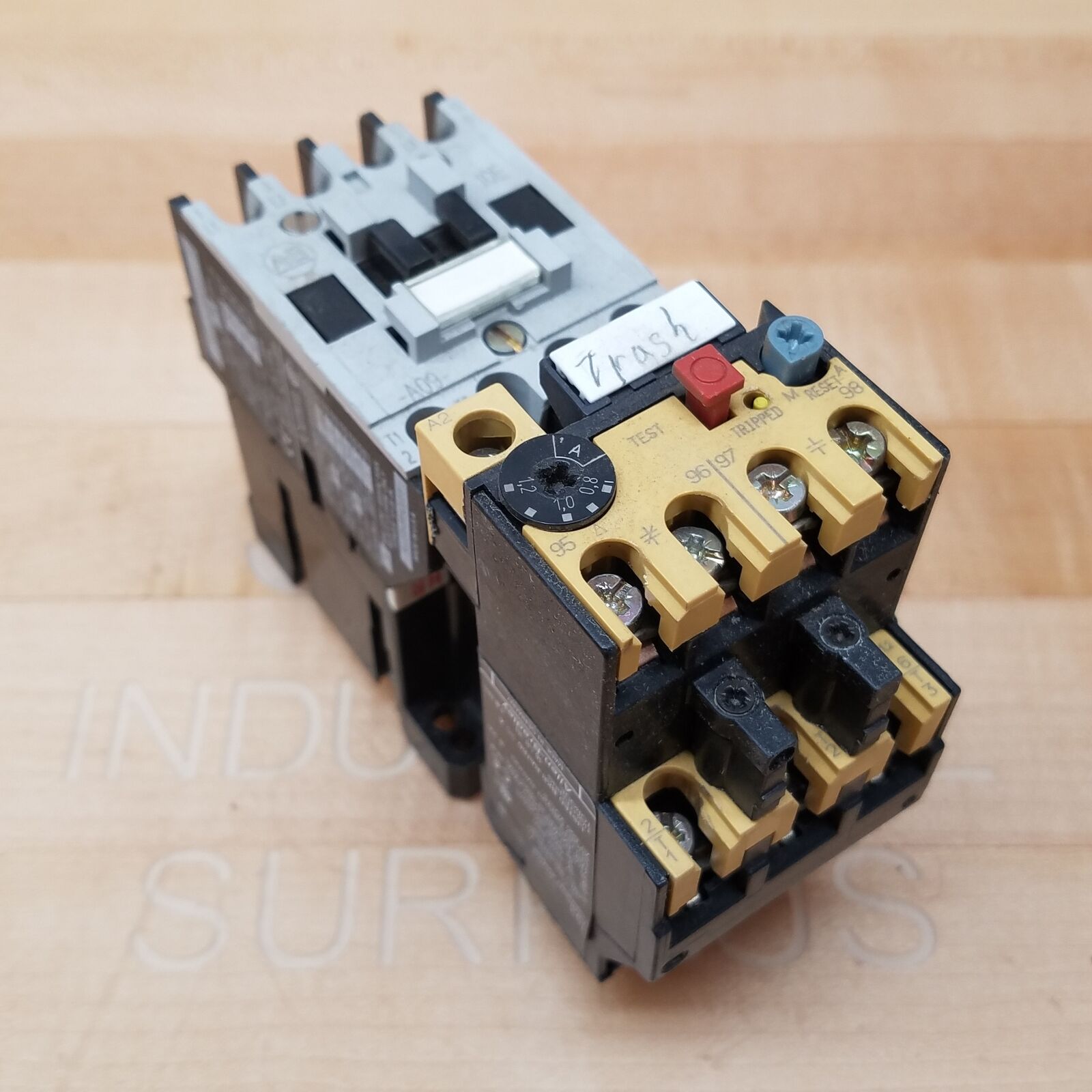 ALLEN BRADLEY 100-A09ND3 - SER B - CONTACTOR Y 193-BSB 42 SER B OVERLOAD RELAY